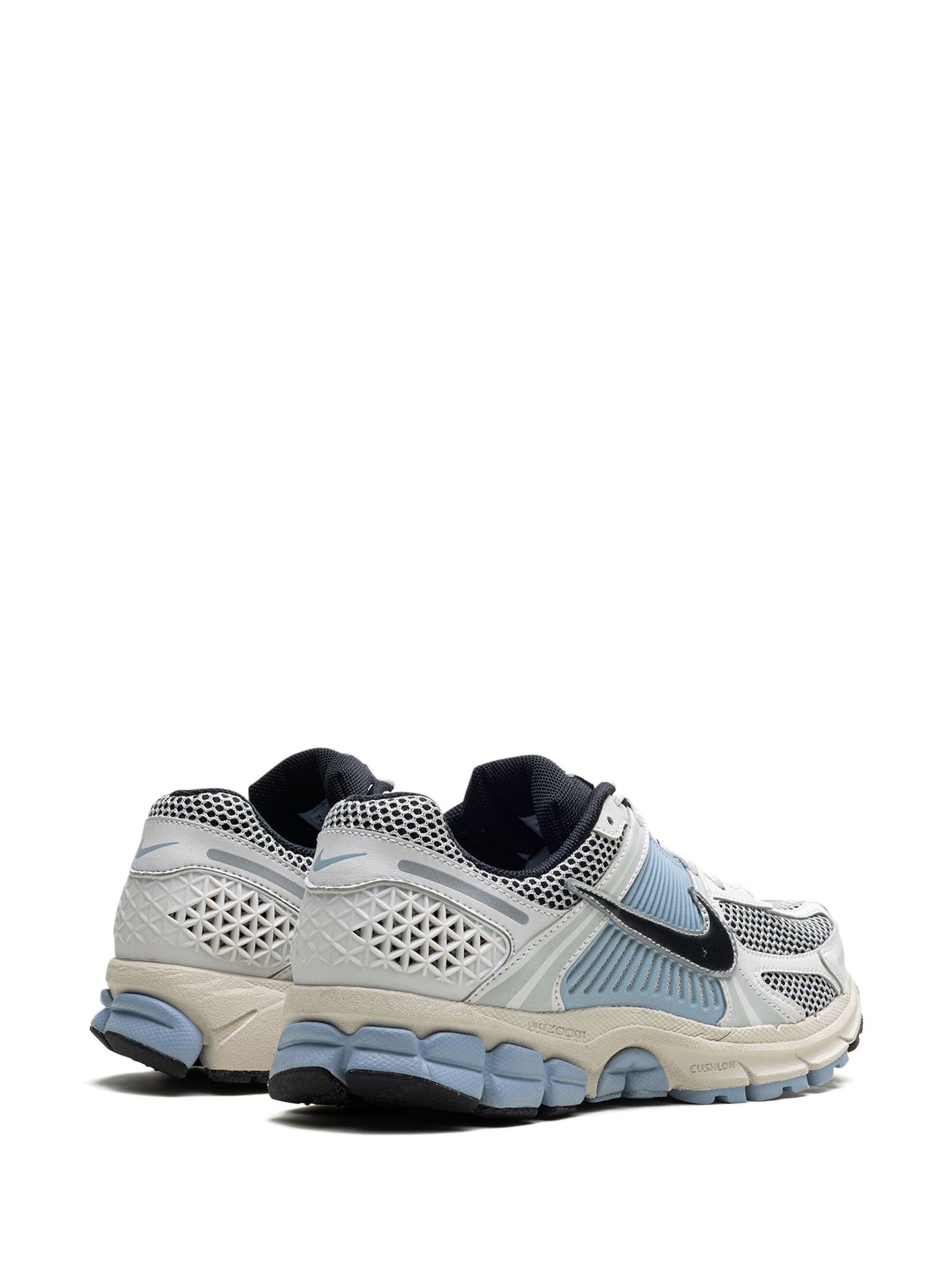 NIKE AIR ZOOM VOMERO SNEAKER 02