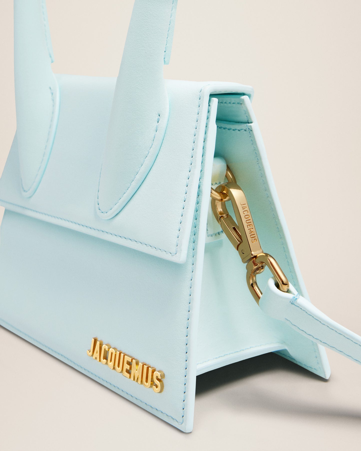 JACQUEMUS BAG LE CHIQUITO MOYEN (18 CM)