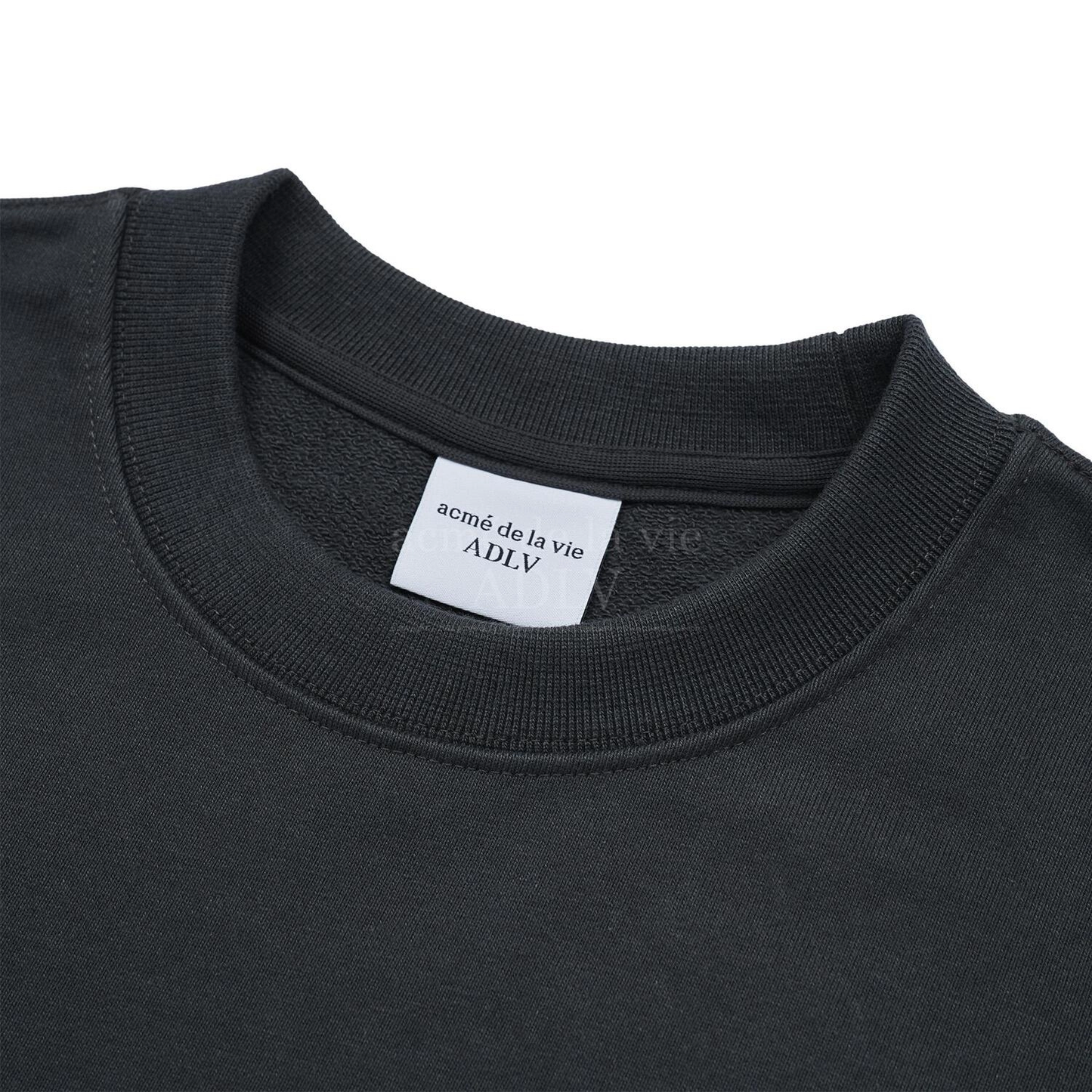ADLV SWEATER 01