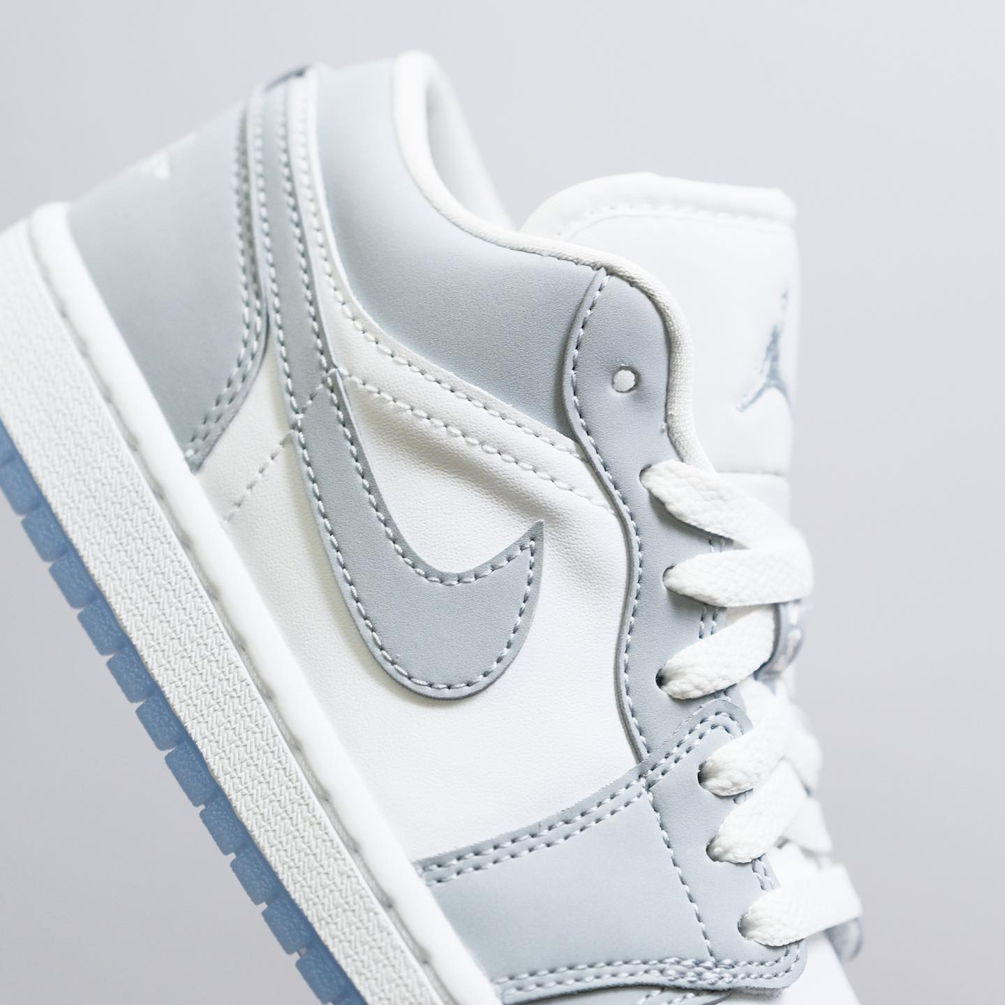 NIKE JORDAN 1 LOW WHITE WOLF GREY