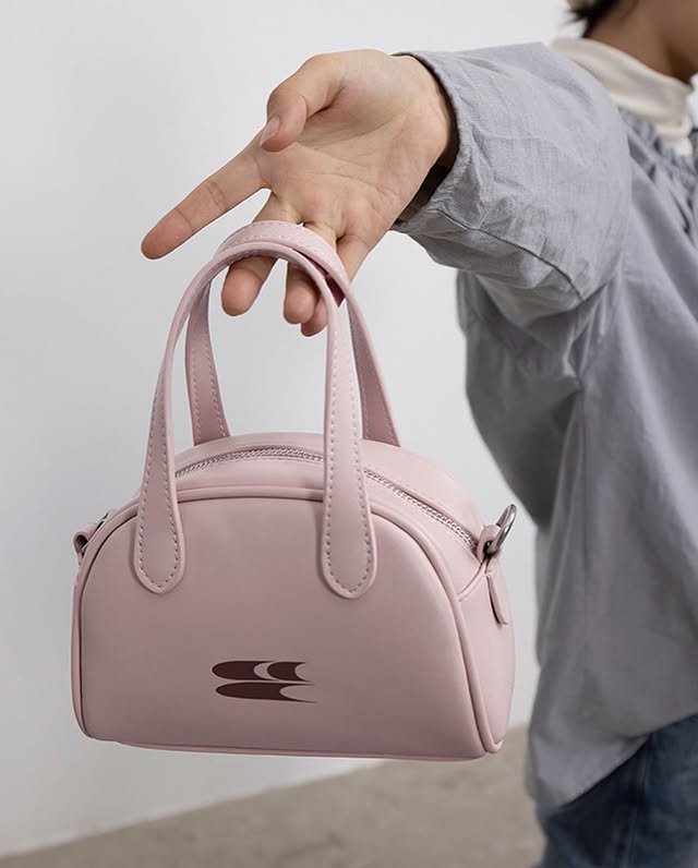 CRYING CENTER BAG 12