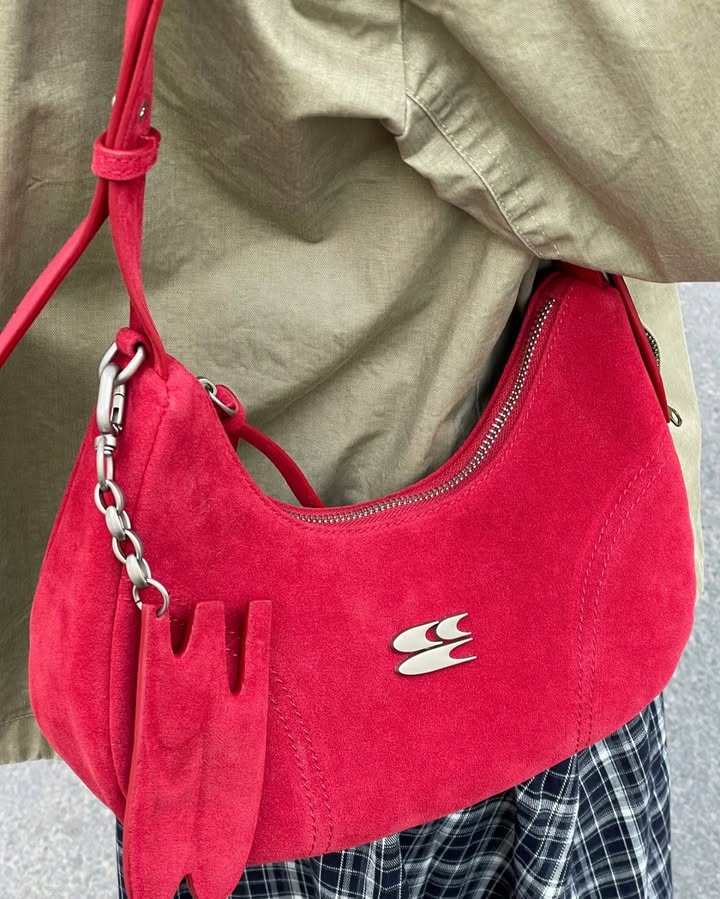 CRYING CENTER BAG 04