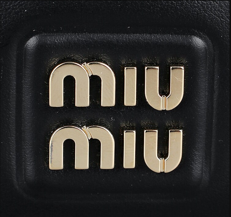 MIU MIU CARD HOLDER 04