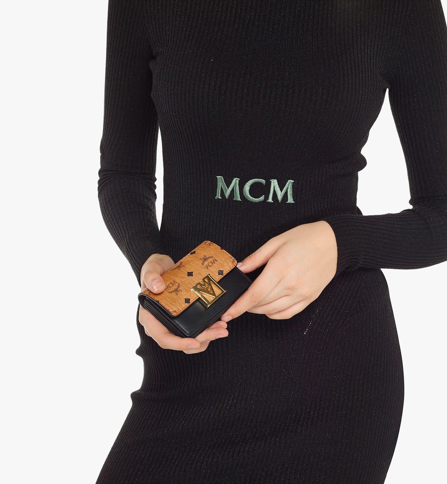 MCM CARD HOLDER MYACALM02BK001