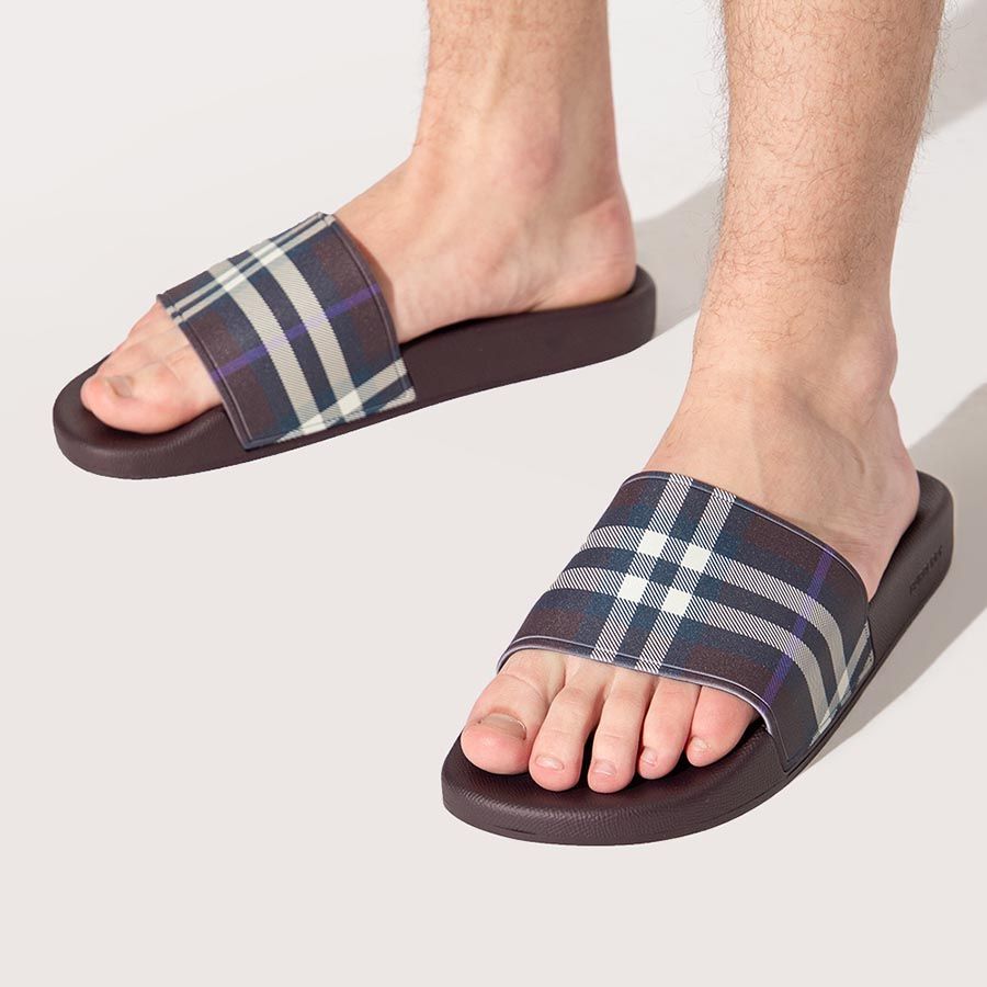 BURBERRY SLIDES 05