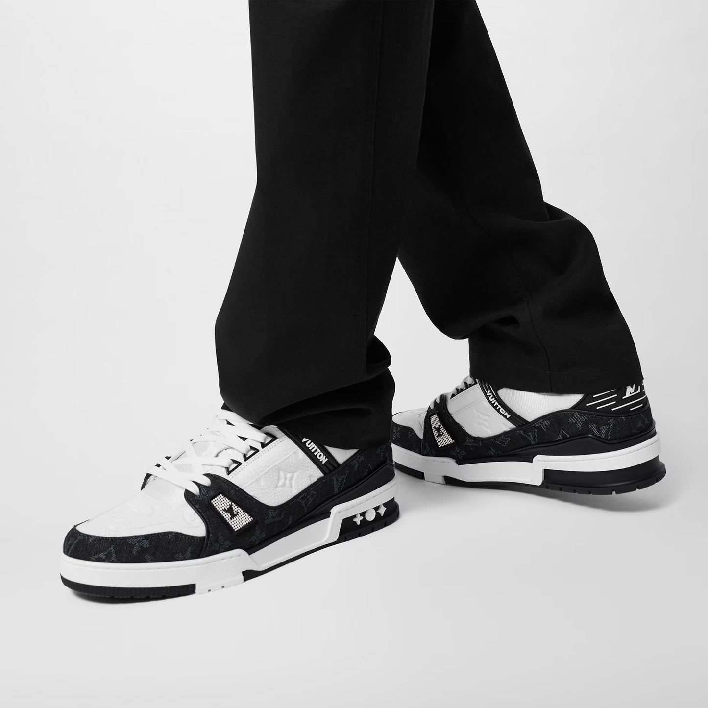 LOUIS VUITTON SNEAKERS 02