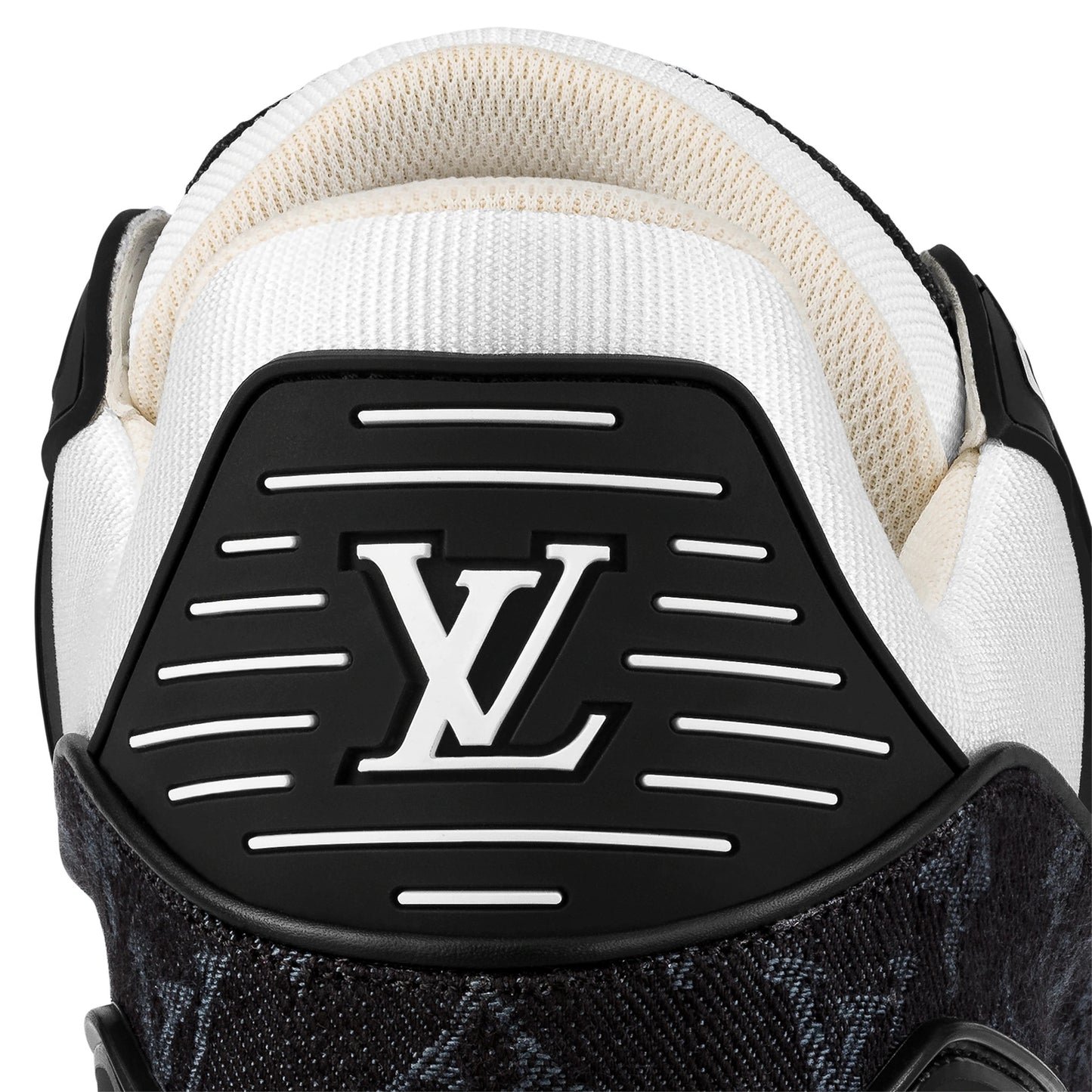 LOUIS VUITTON SNEAKERS 02