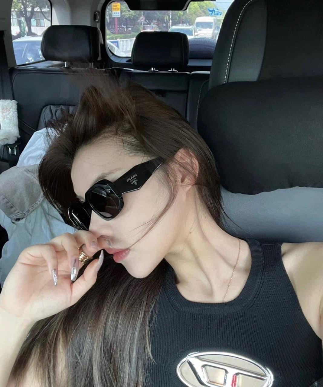 PRADA GLASSES 02