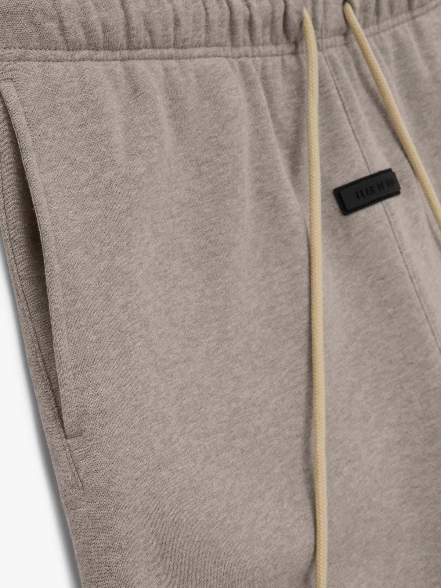 FOG ESSENTIALS SHORT 04 (CORE HEATHER)