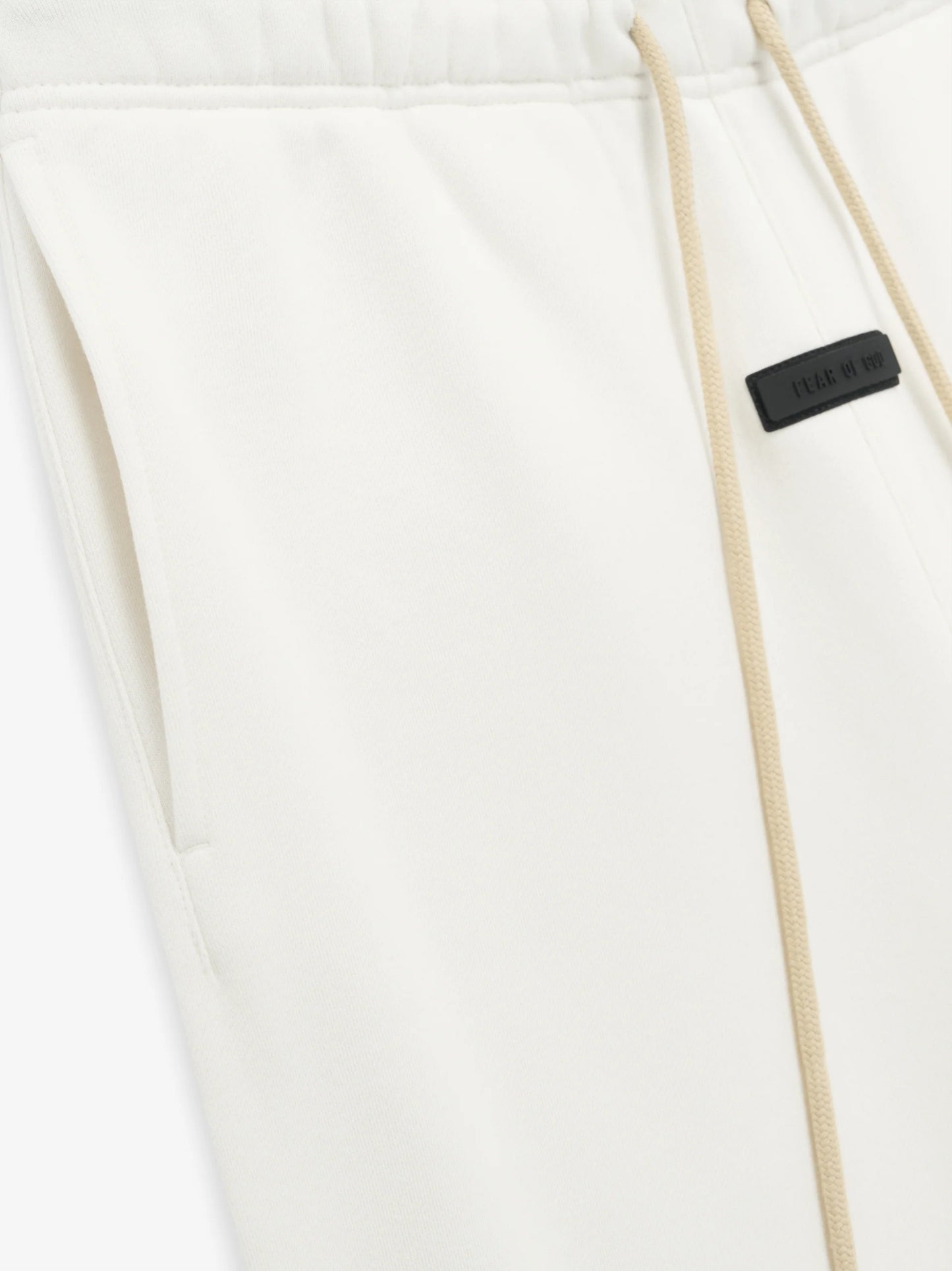 FOG ESSENTIALS SHORT 03 (CLOUD DANCER)
