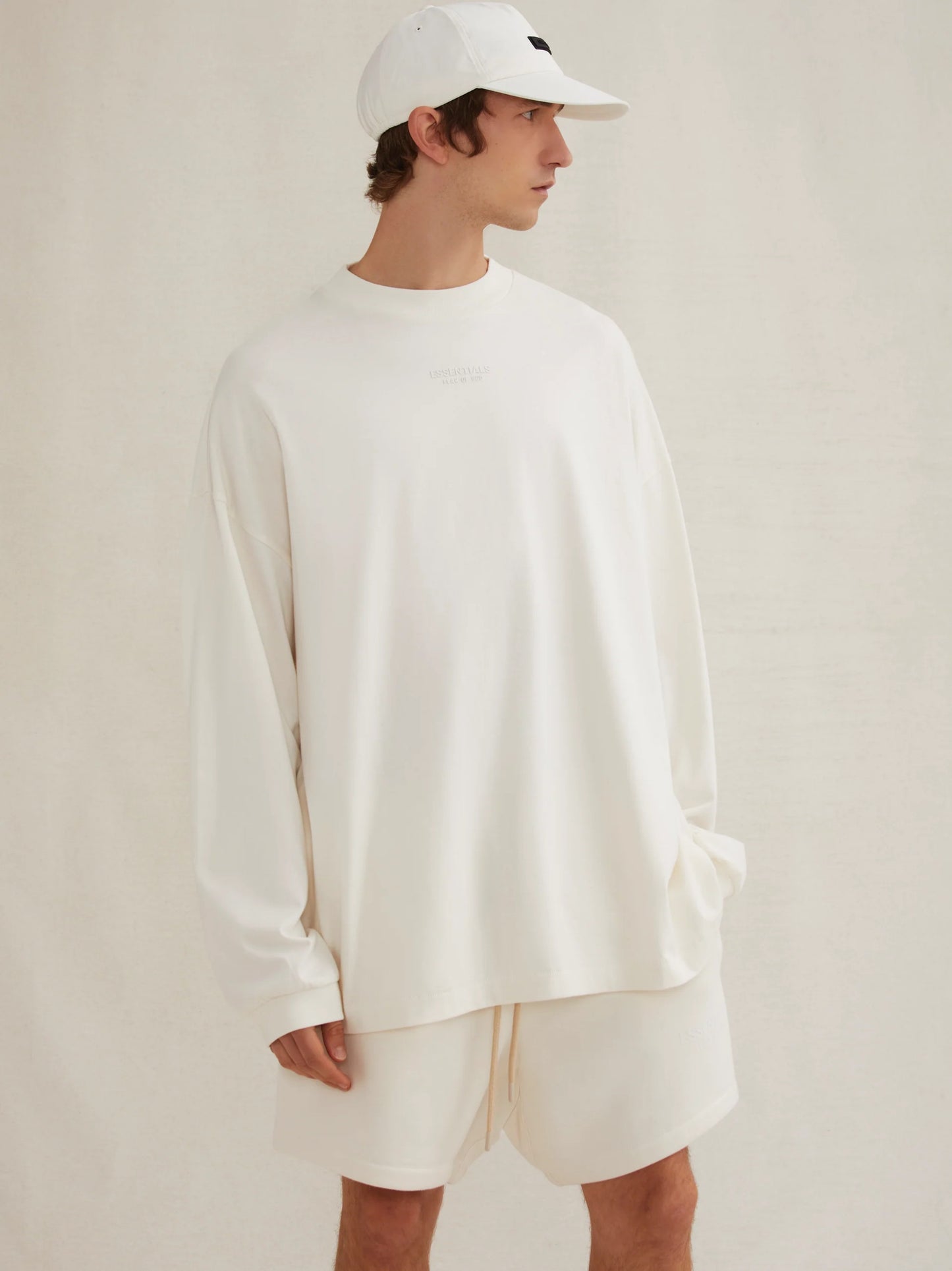 FOG ESSENTIALS SHORT 03 (CLOUD DANCER)
