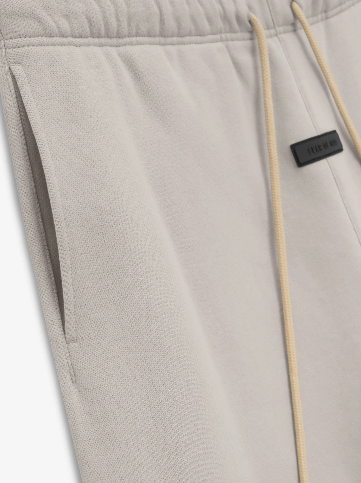 FOG ESSENTIALS SHORT 07 (SILVER CLOUD)