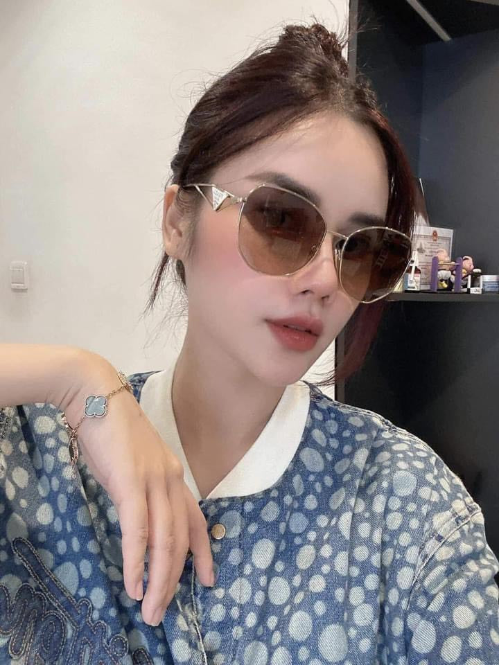 PRADA GLASSES 52