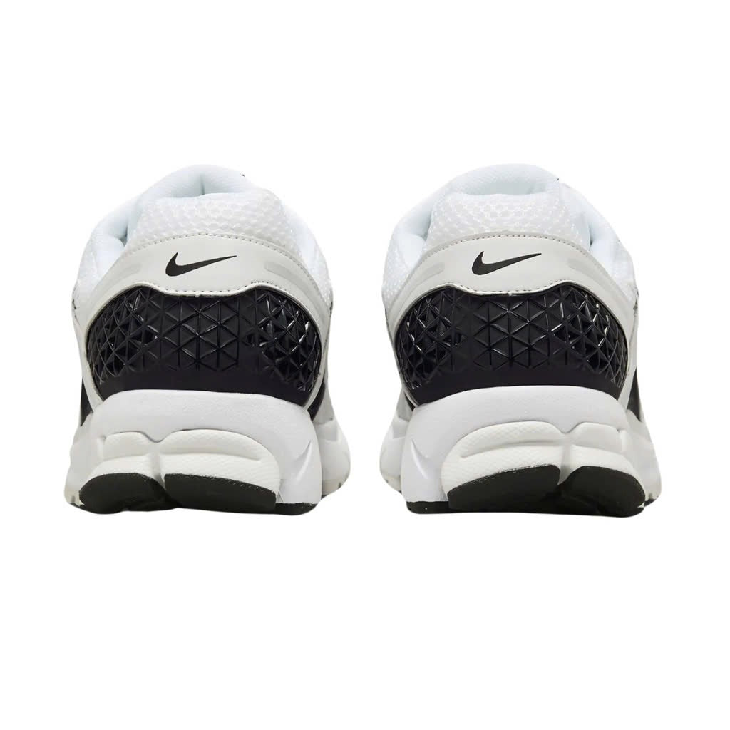 NIKE AIR ZOOM VOMERO SNEAKER 01