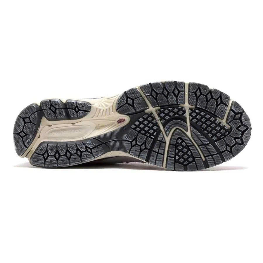 NEW BALANCE SNEAKER 11
