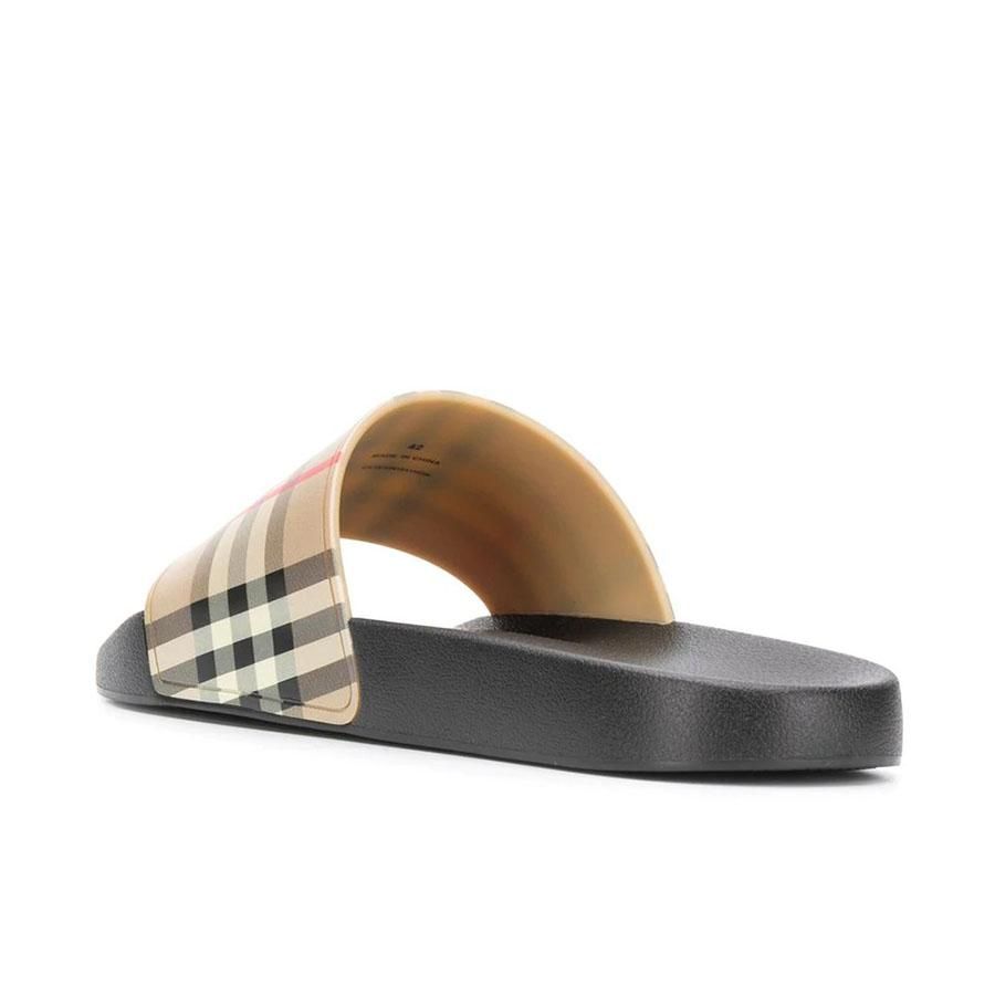 BURBERRY SLIDES 03