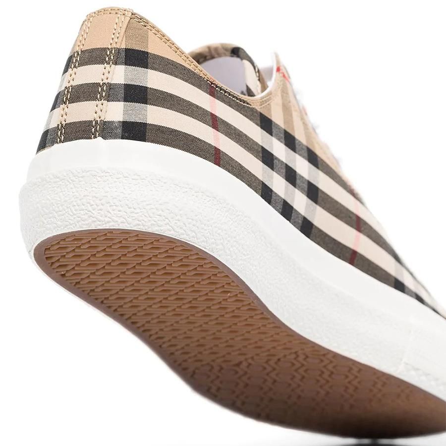 BURBERRY SNEAKERS 01