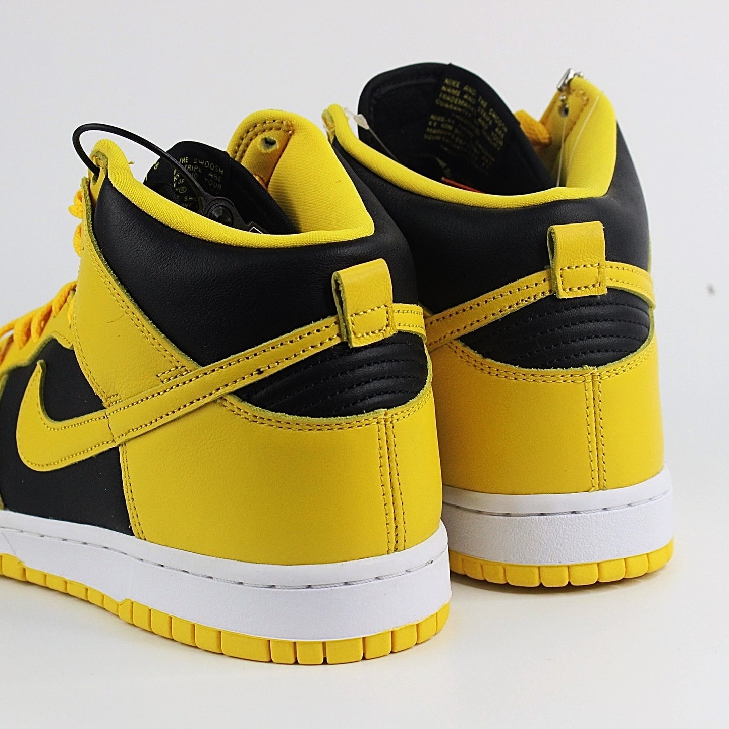 NIKE DUNK HIGH VARSITY MAIZE