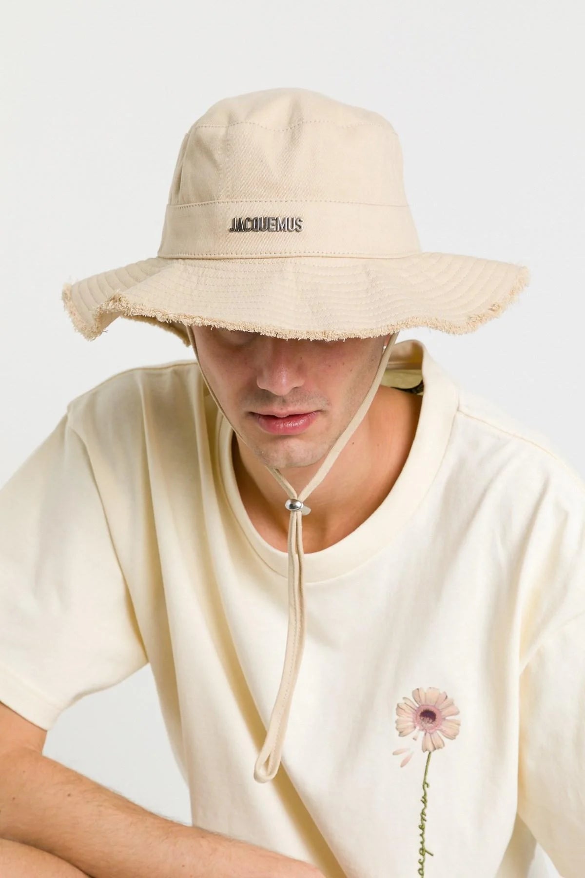 JACQUEMUS HAT 01