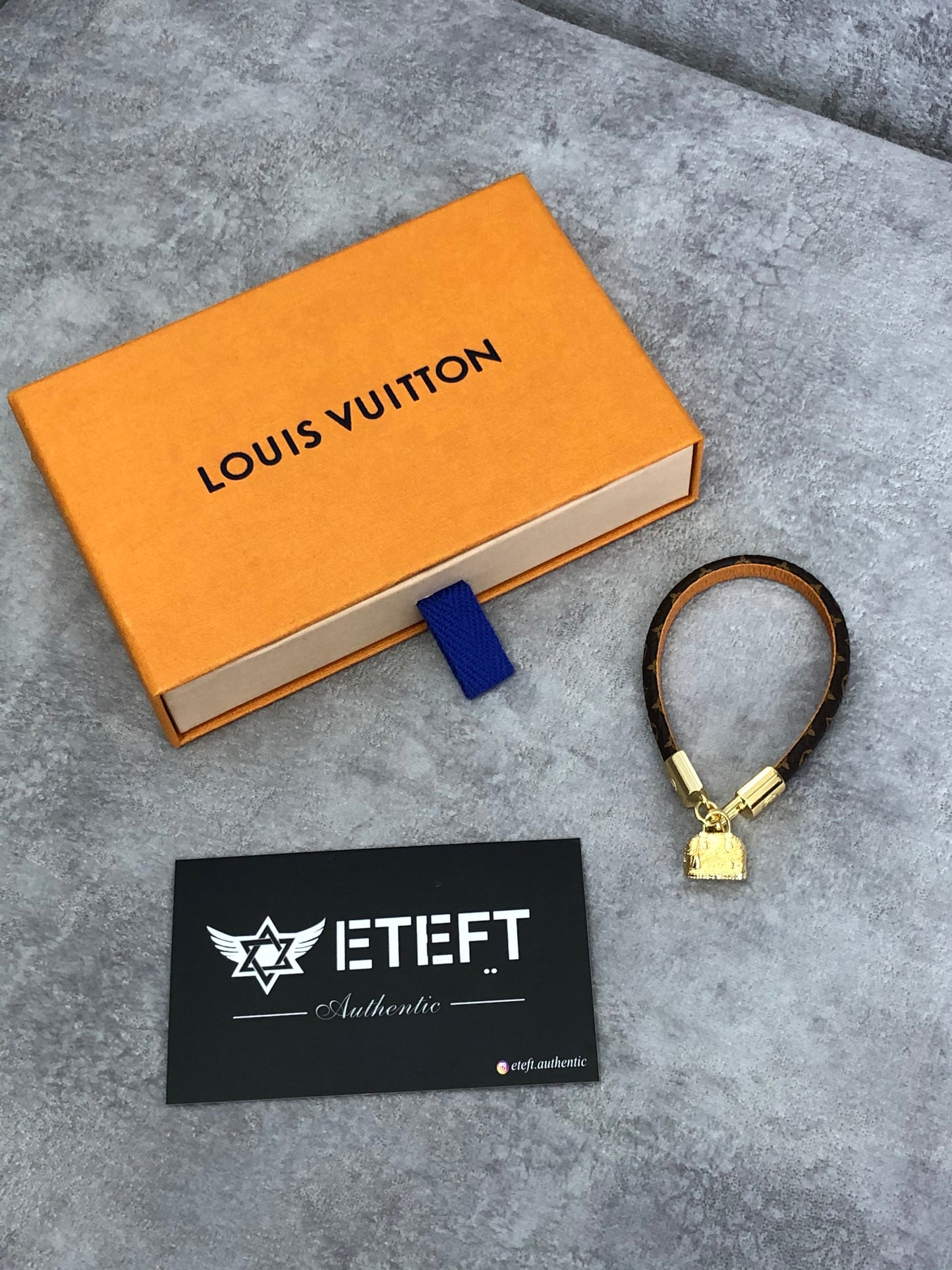 LOUIS VUITTON BRACELET 02