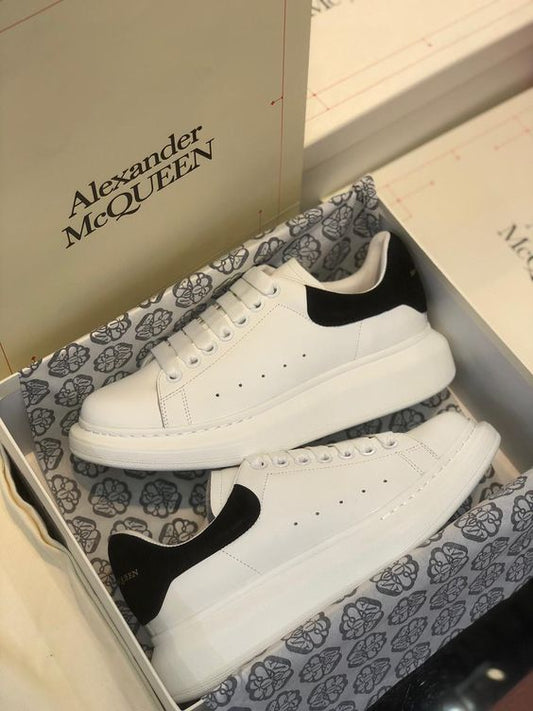 OVERSIZED SNEAKER - ĐÔI GIÀY CÂN MỌI OUTFIT CỦA ALEXANDER MCQUEEN