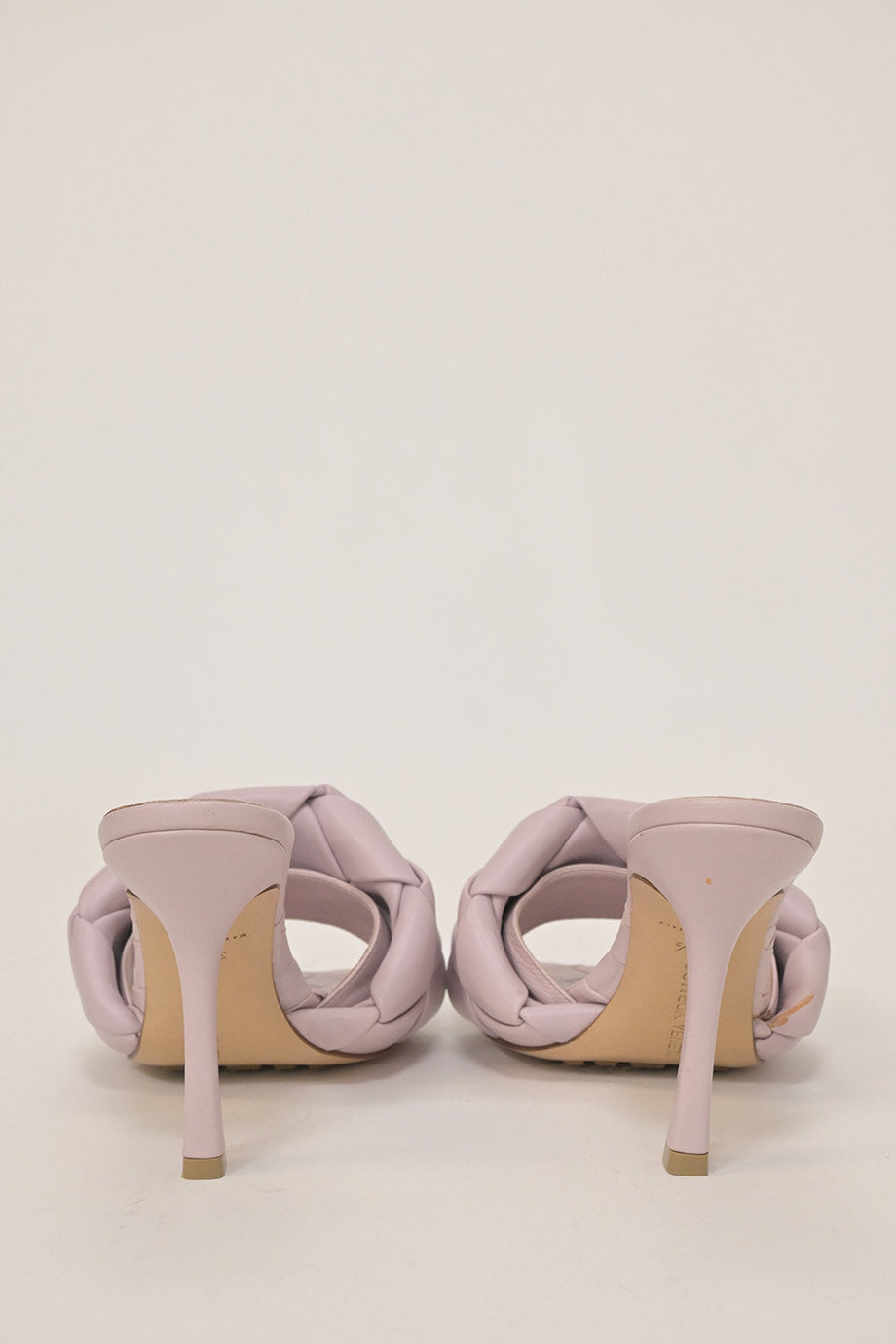 BOTTEGA VENETA SLIDES 01