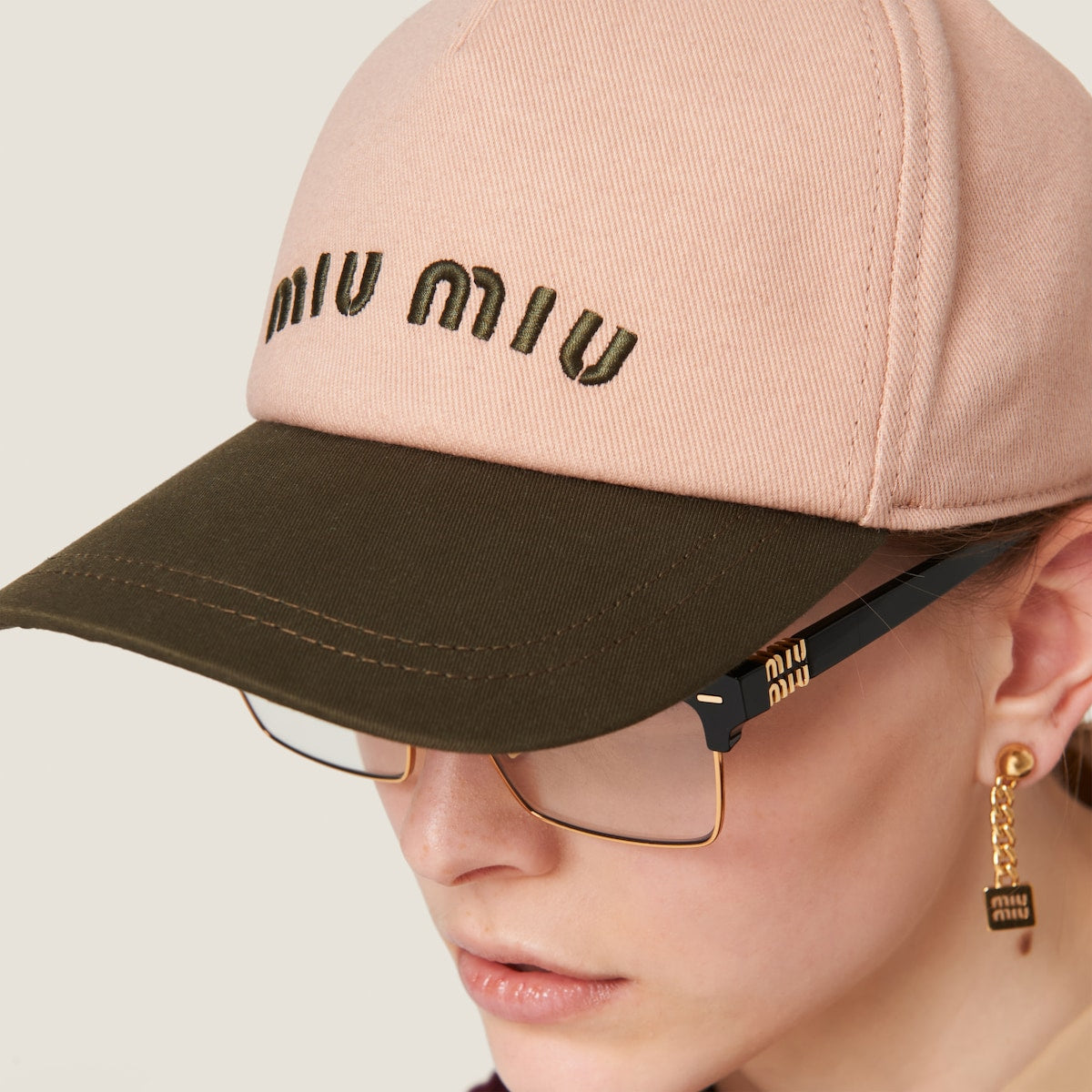 MIU MIU CAP 03