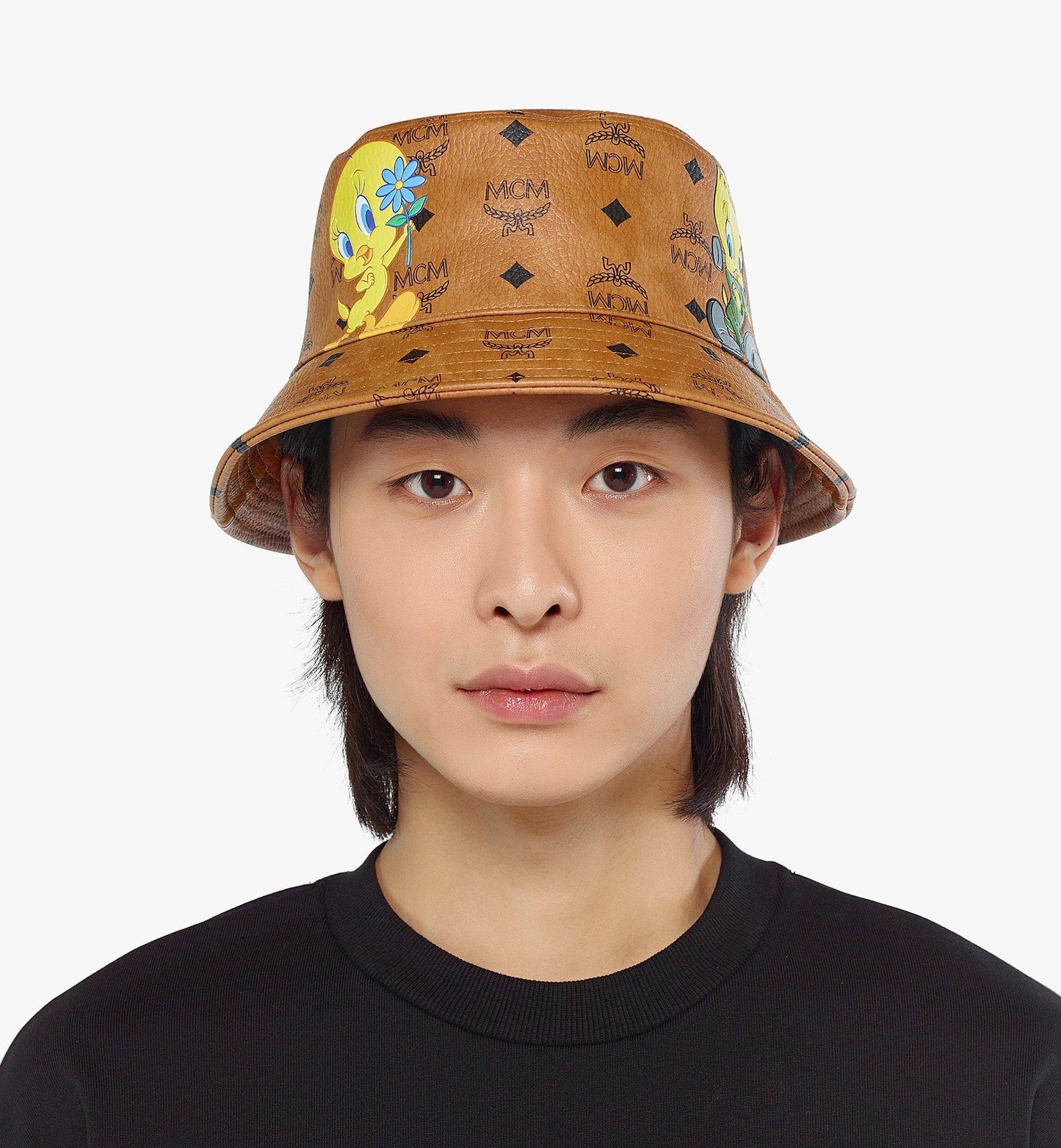 MCM BUCKET HAT 02