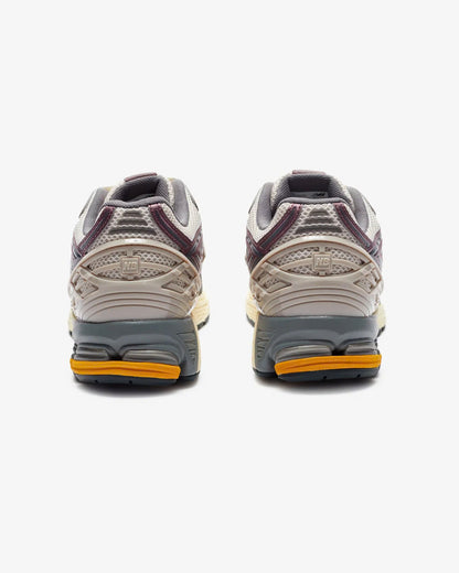NEW BALANCE SNEAKER 06