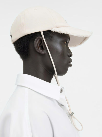 JACQUEMUS CAP 01