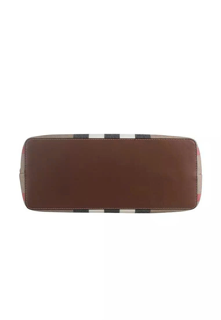 BURBERRY BAG 02