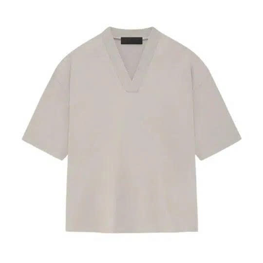 FOG ESSENTIALS T-SHIRT 29 (SILVER CLOUD V-NECK)