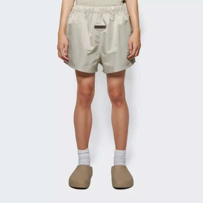 FOG ESSENTIALS SHORT 16 (SMOKE)