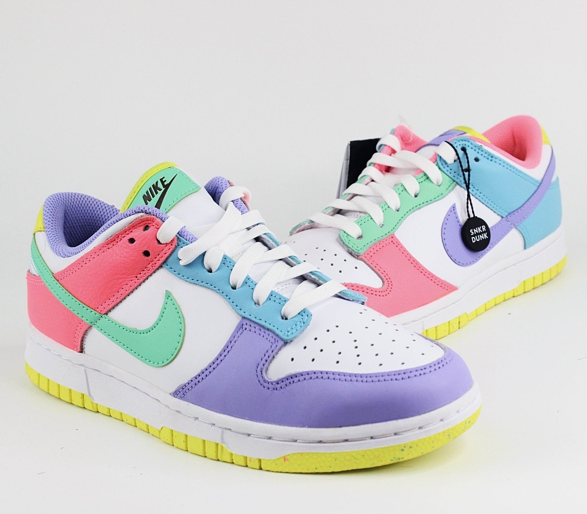 NIKE DUNK LOW EASTER (W) - Main Image