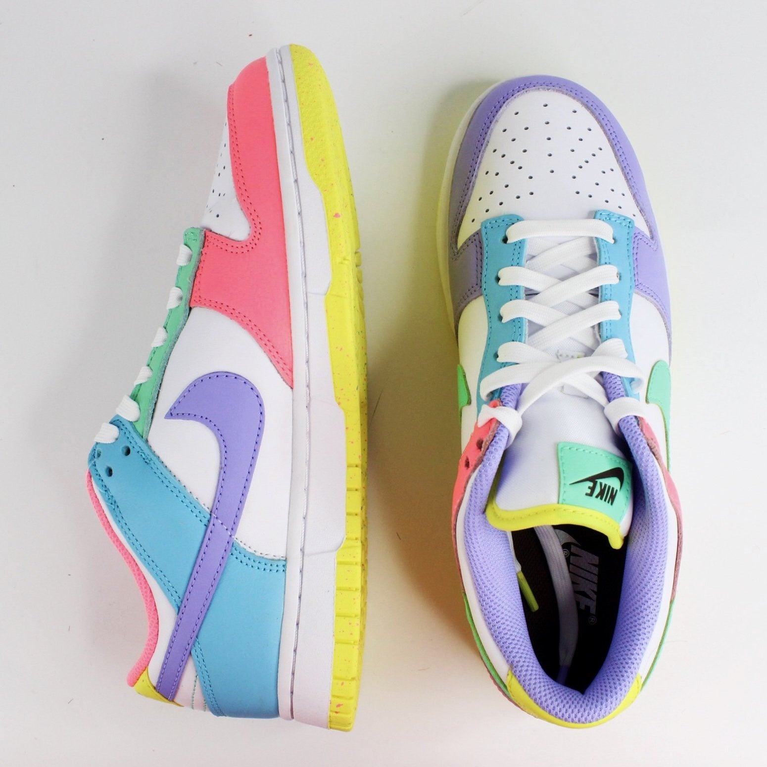 NIKE DUNK LOW EASTER (W) - Main Image