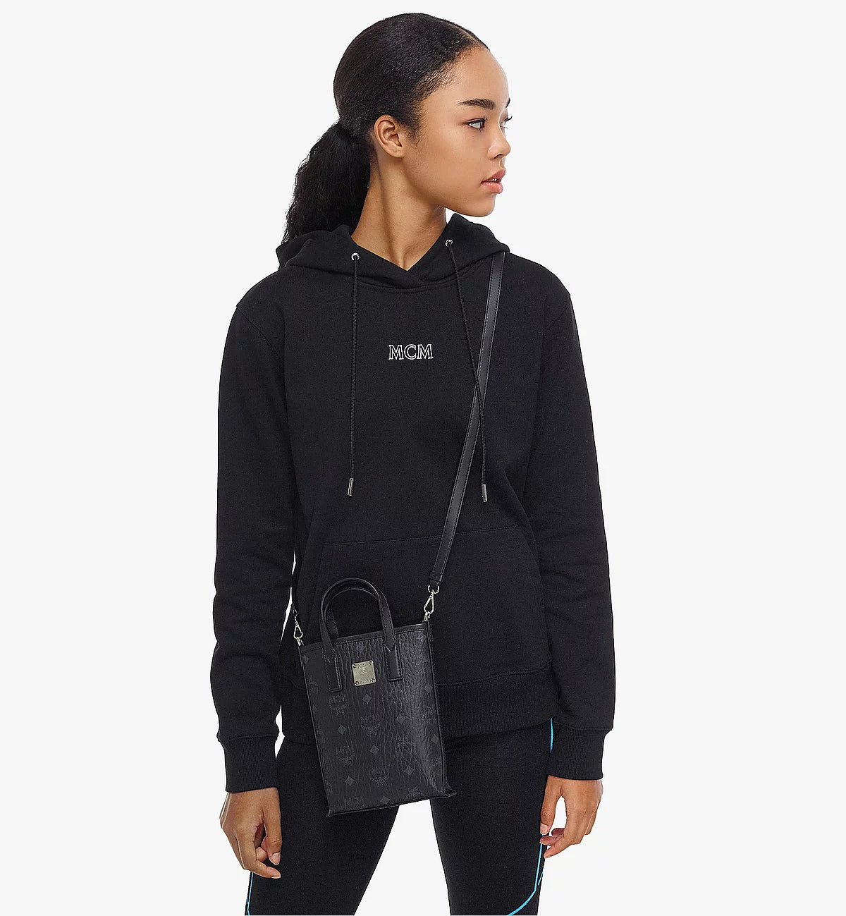 Mcm visetos sales crossbody bucket bag
