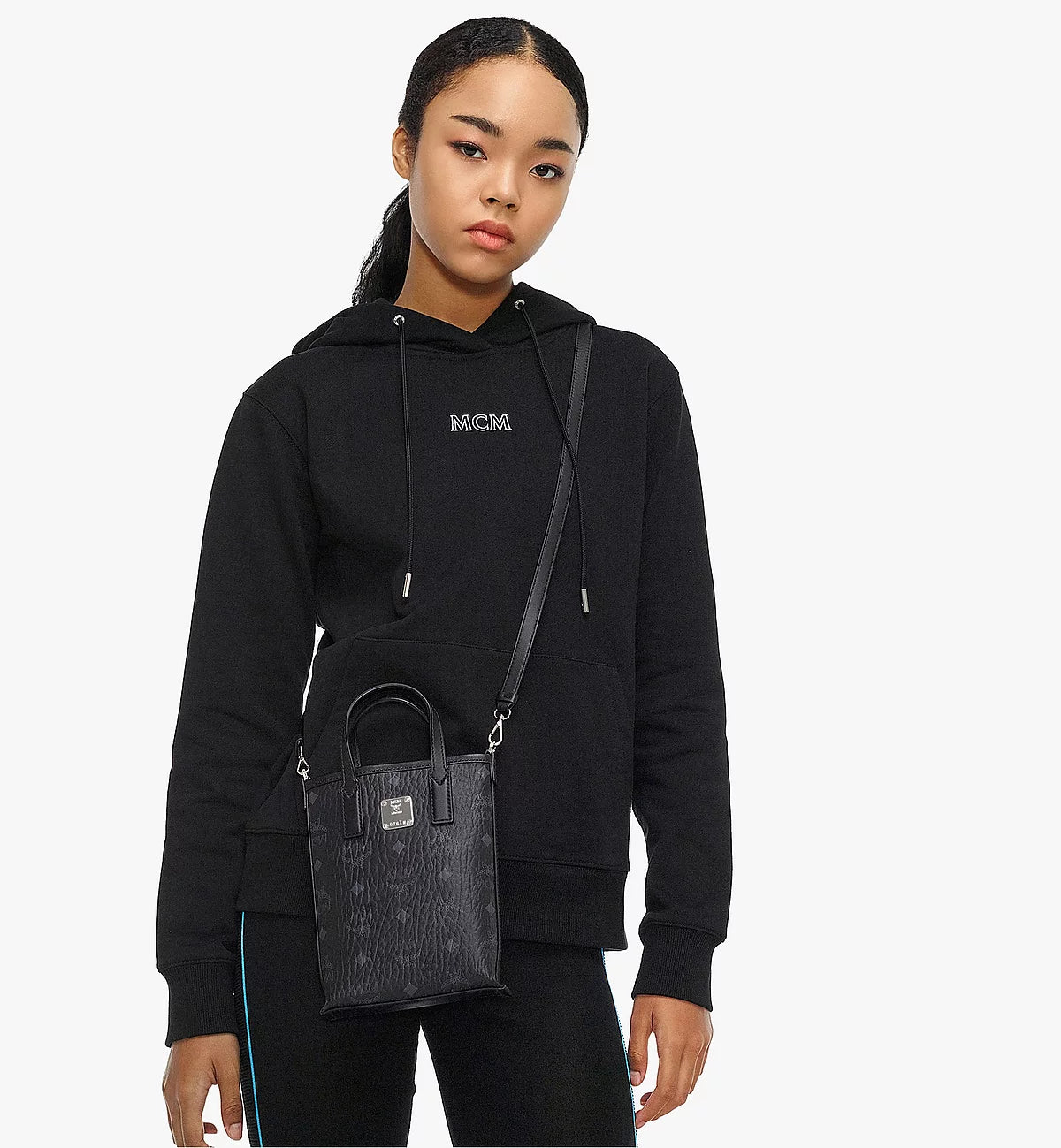 Mcm visetos sales crossbody bucket bag