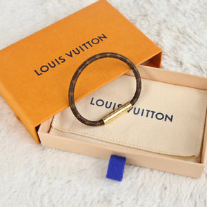 Louis Vuitton Essential V bracelet size 15  Louis vuitton accessories Louis  vuitton Bracelet sizes
